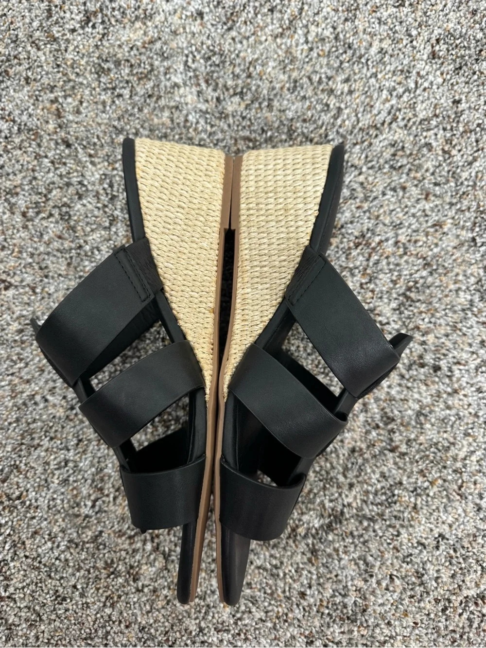 AEROSOLES classic black